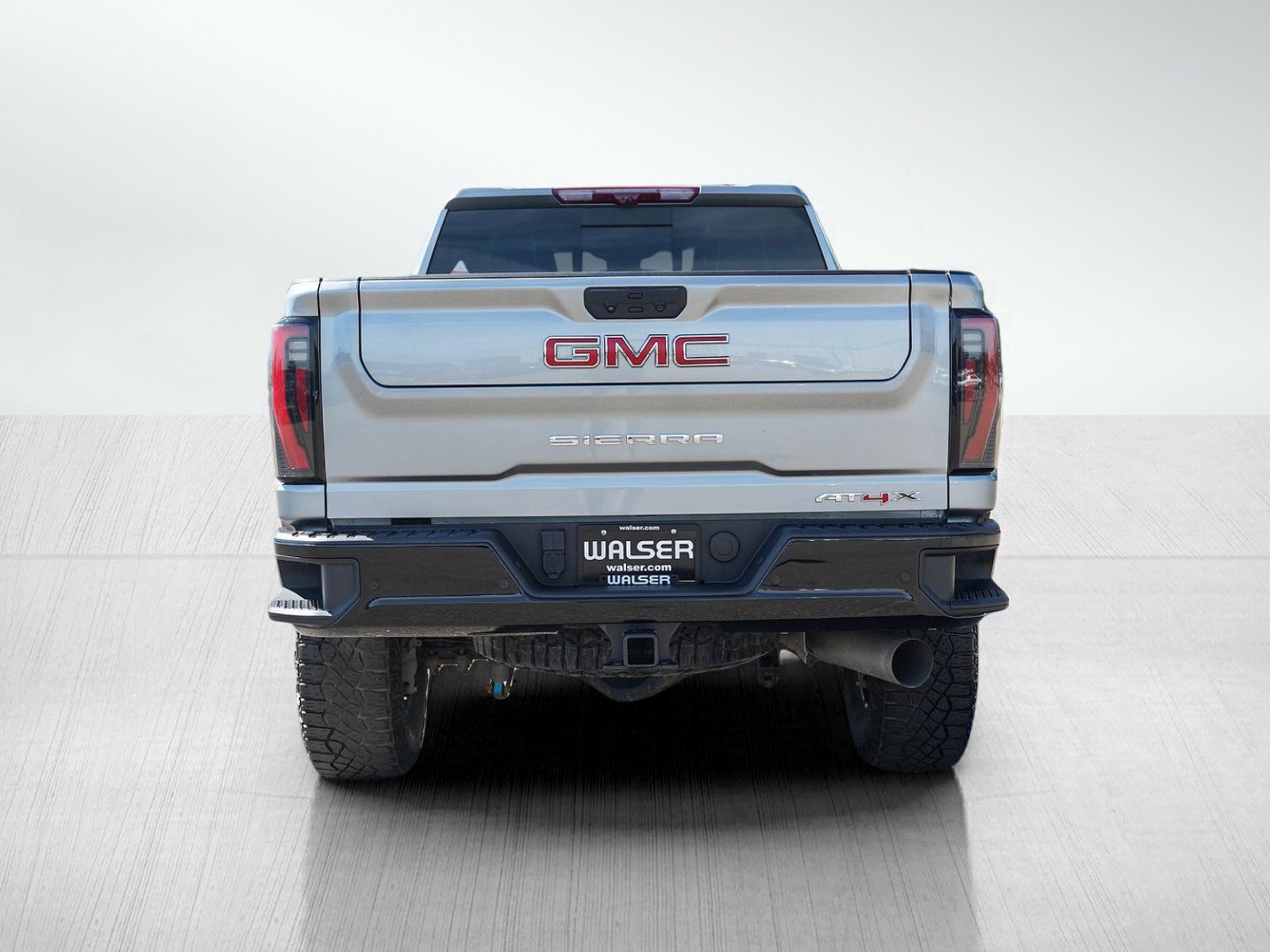 Used 2024 GMC Sierra 2500 AT4X AWD/4WD image 4