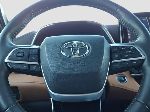 Used 2022 Toyota Highlander Platinum image 21