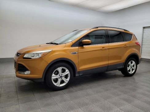 Used 2016 Ford Escape SE w/ Equipment Group 201A image 2