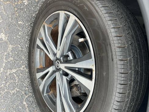 Used 2019 Nissan Rogue SL AWD/4WD image 26
