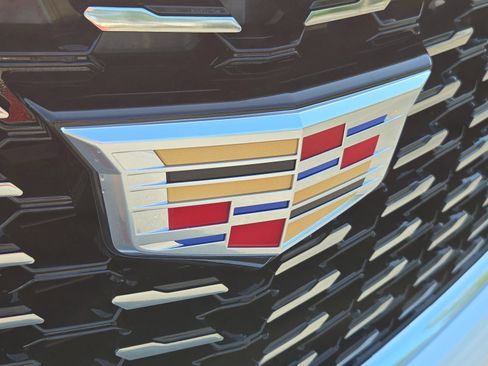 New 2025 Cadillac XT5 Luxury image 4