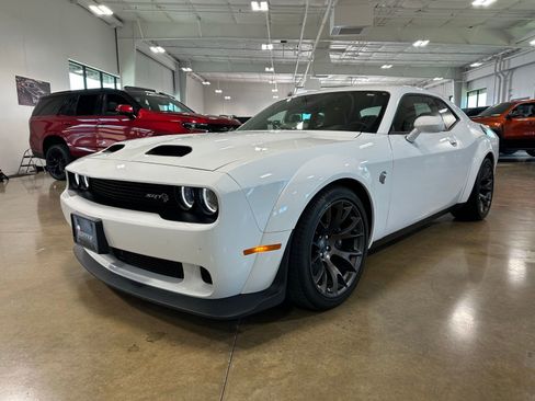 Used 2022 Dodge Challenger SRT Hellcat RWD image 3