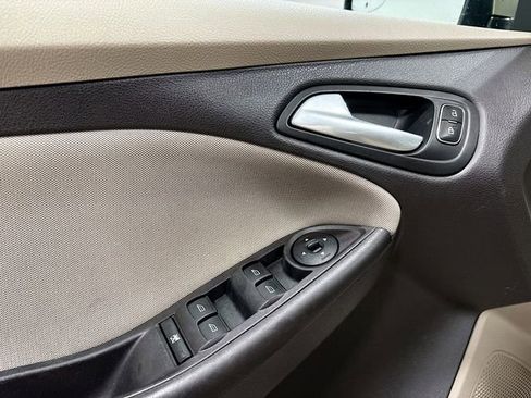 Used 2018 Ford Focus SE FWD image 19