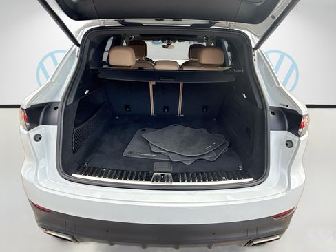Used 2021 Porsche Cayenne AWD/4WD image 27