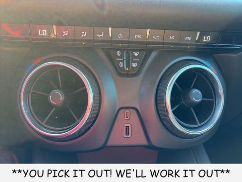 Used 2022 Chevrolet Blazer LT FWD image 16