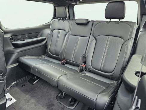 New 2026 Jeep Grand Wagoneer 2WD image 34