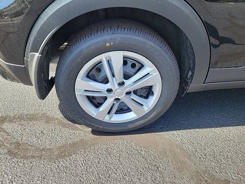 New 2025 Nissan Kicks Play S image 11