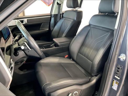 Used 2025 Hyundai Santa Fe SEL AWD/4WD image 3