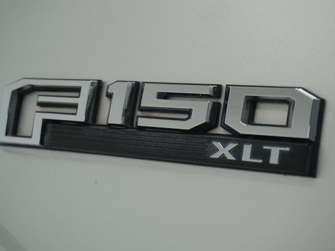Used 2019 Ford F150 XLT w/ Trailer Tow Package AWD/4WD image 9