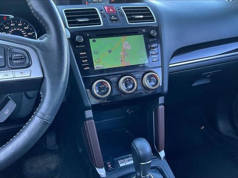 Used 2018 Subaru Forester 2.5i Touring AWD/4WD image 9