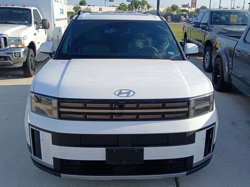 Used 2025 Hyundai Santa Fe Limited FWD image 4