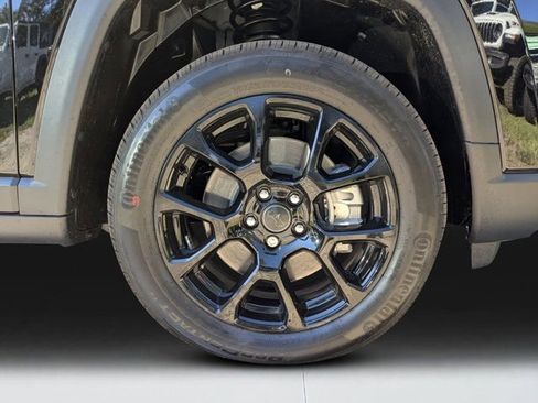 New 2026 Jeep Compass Latitude image 10