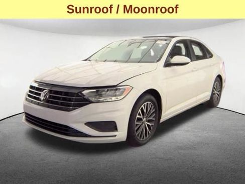 Used 2020 Volkswagen Jetta SE w/ SE Cold Weather Package FWD image 4