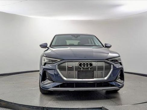 Used 2021 Audi e-tron Premium Plus w/ Premium Plus Package AWD/4WD image 12
