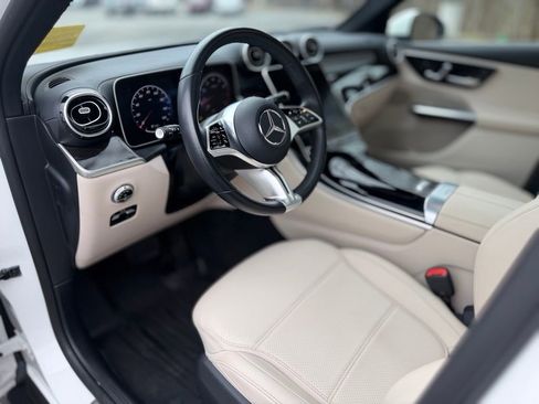 Used 2024 Mercedes-Benz GLC 300 4MATIC image 14
