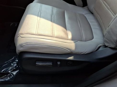 Used 2017 Honda CR-V Touring image 14