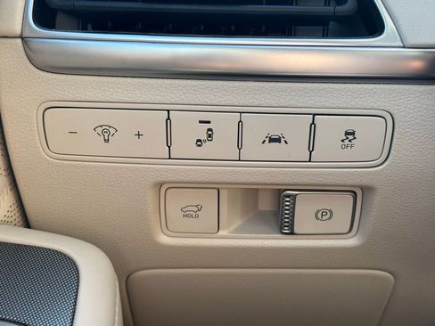 Used 2021 Hyundai Palisade Calligraphy image 9