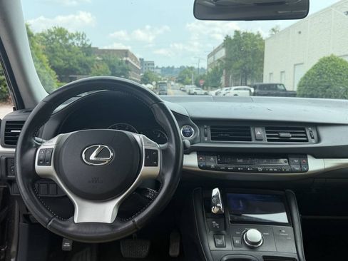Used 2013 Lexus CT 200h FWD image 9