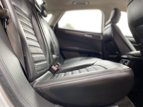 Used 2016 Ford Fusion SE w/ Equipment Group 202A image 14