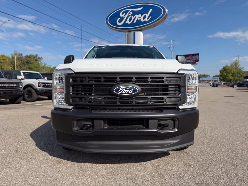 New 2027 Ford F250 XL w/ XL Driver Assist Package AWD/4WD image 2