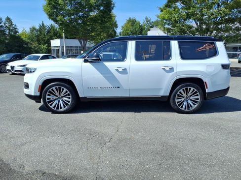 Used 2023 Jeep Grand Wagoneer Series III AWD/4WD image 3