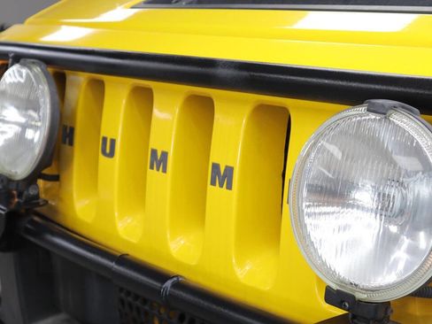 Used 2005 HUMMER H2 SUT w/ Preferred Equipment Group image 11