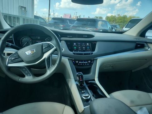Used 2021 Cadillac XT5 Premium Luxury w/ LPO, Floor Liner Package FWD image 1