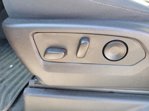 Used 2023 Chevrolet Silverado 1500 Custom image 20