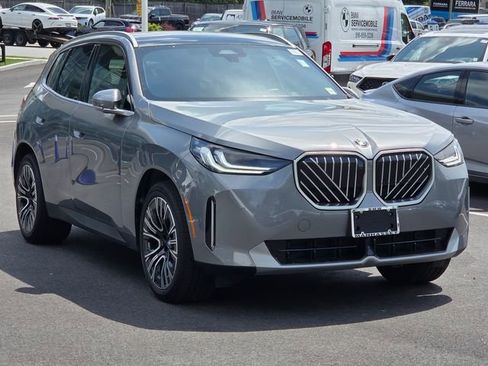 Used 2025 BMW X3 xDrive30i AWD/4WD image 3