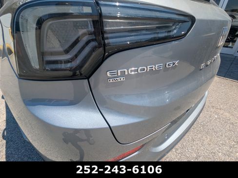Used 2025 Buick Encore GX Avenir w/ Avenir Technology Package AWD/4WD image 9