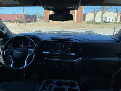 Used 2024 Chevrolet Silverado 2500 LT w/ Convenience Package image 22