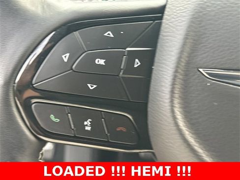 Used 2023 Chrysler 300 C image 30