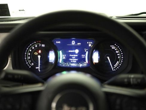 Used 2024 Jeep Wrangler Unlimited image 14