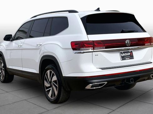 Used 2024 Volkswagen Atlas SE FWD image 12