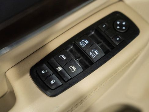 Used 2014 Jeep Grand Cherokee Limited image 45