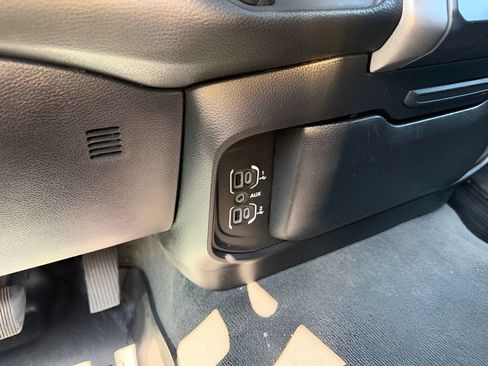 Used 2019 RAM 1500 Big Horn AWD/4WD image 27
