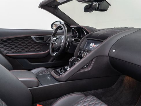 Used 2020 Jaguar F-TYPE SVR image 57