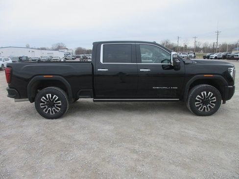 New 2026 GMC Sierra 2500 Denali Ultimate image 3