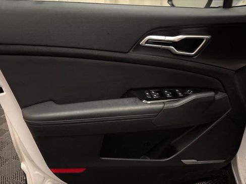 Certified 2023 Kia Sportage EX image 9