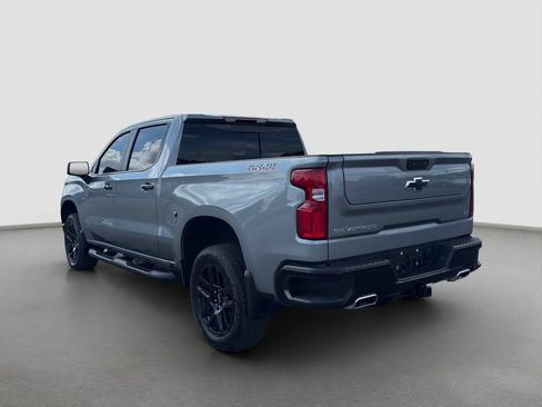 Used 2025 Chevrolet Silverado 1500 LT Trail Boss w/ Convenience Package II AWD/4WD image 4