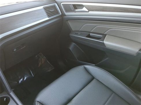 Certified 2022 Volkswagen Atlas SE image 15