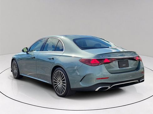 Used 2024 Mercedes-Benz E 350 4MATIC Sedan image 4