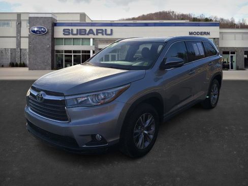 Used 2015 Toyota Highlander XLE image 1