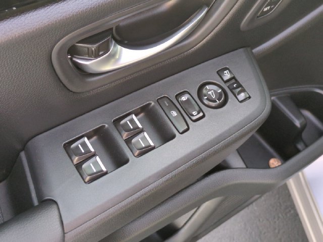 Used 2025 Honda Pilot TrailSport image 13