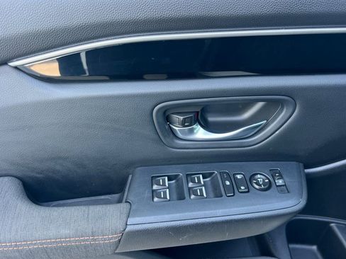 Used 2025 Honda Pilot Sport image 8