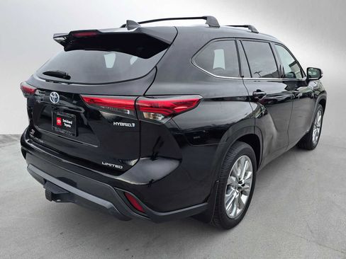 Used 2023 Toyota Highlander Limited AWD/4WD image 4