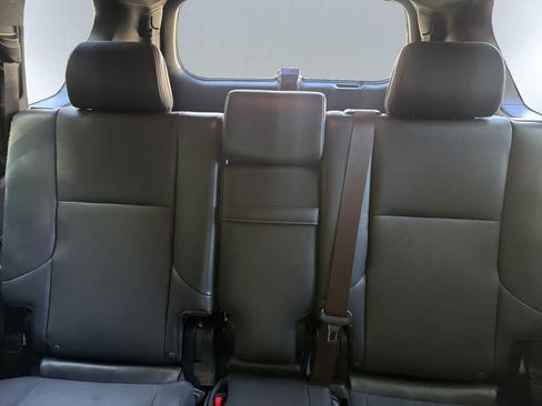 Used 2020 Lexus GX 460 Premium w/ Premium Package AWD/4WD image 18