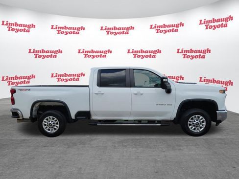 Used 2024 Chevrolet Silverado 2500 LT AWD/4WD image 2
