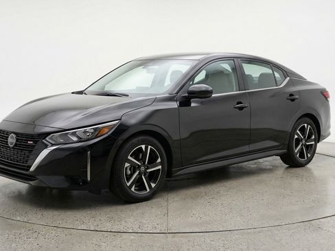 Used 2025 Nissan Sentra SV FWD image 3