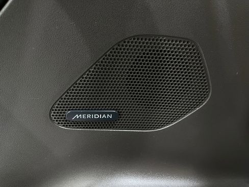 Used 2017 Jaguar F-PACE Prestige image 17